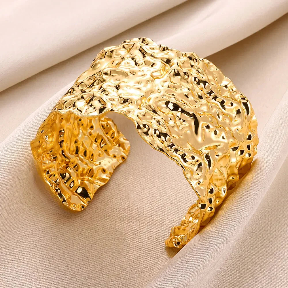 LuxeCurve Bangle