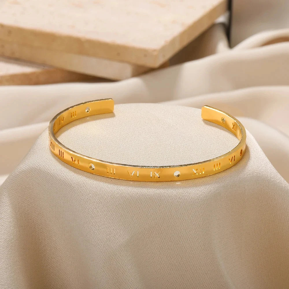 LuxeCurve Bangle