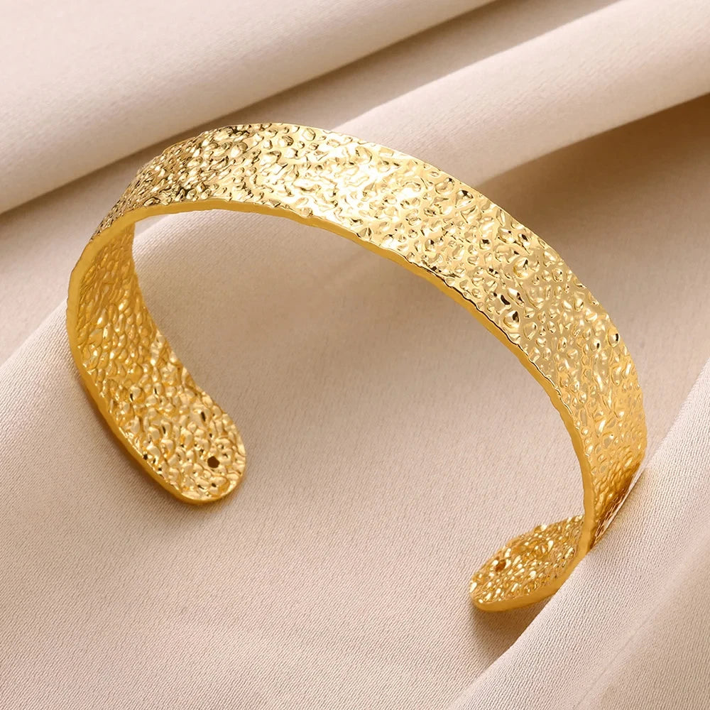 LuxeCurve Bangle