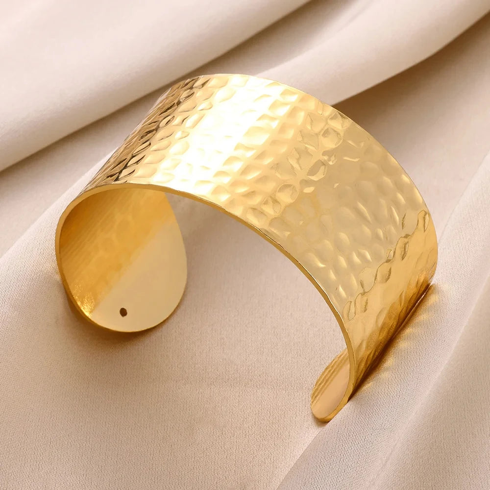 LuxeCurve Bangle