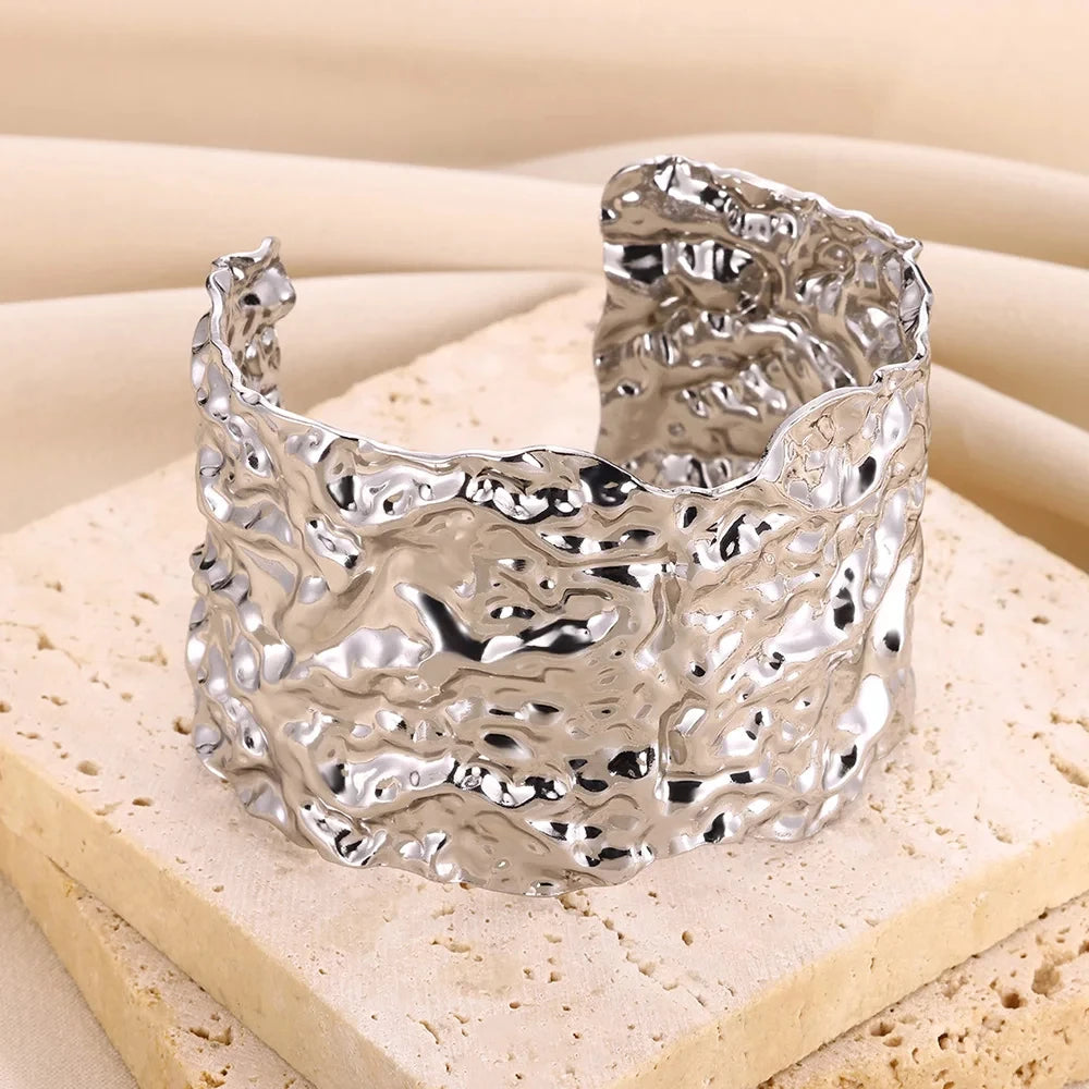 LuxeCurve Bangle