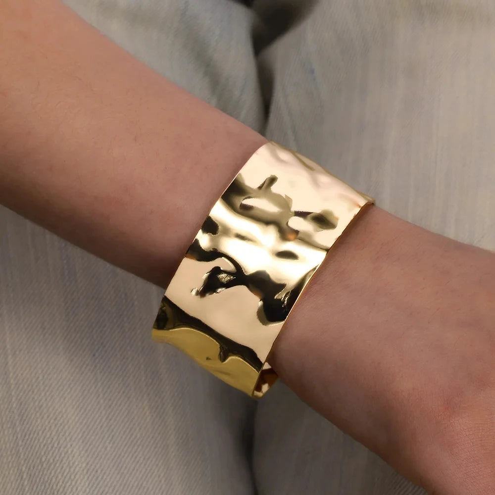 LuxeCurve Bangle