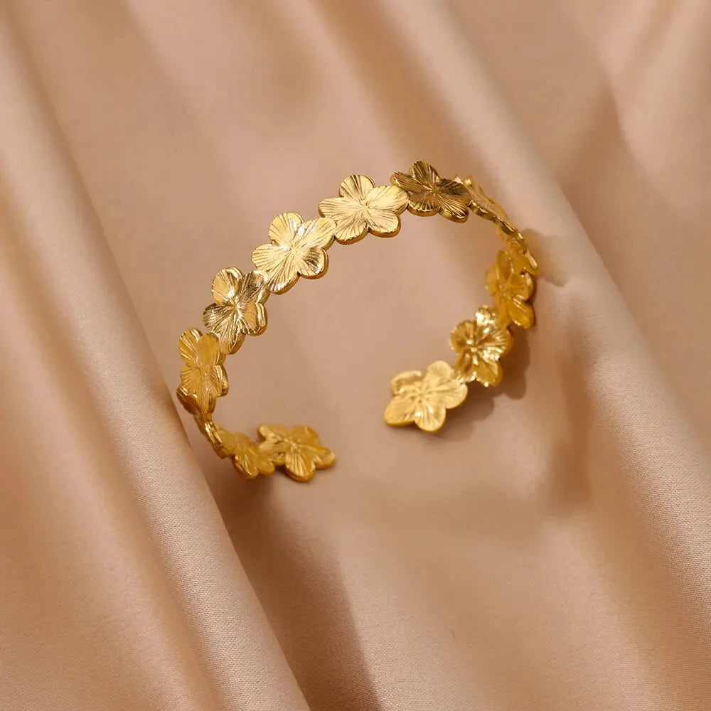 LuxeCurve Bangle